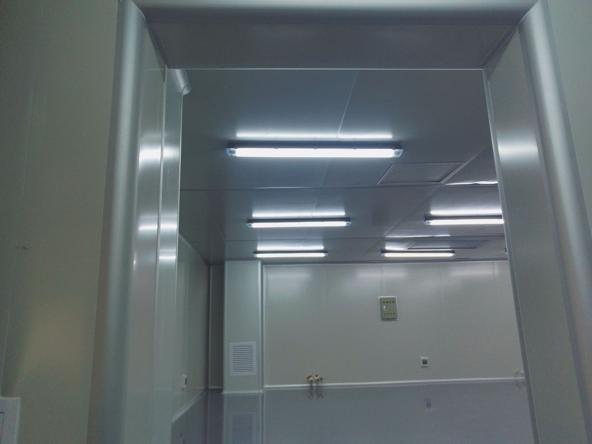 東莞無塵凈化工6.jpg 東莞無塵凈化工6.jpg